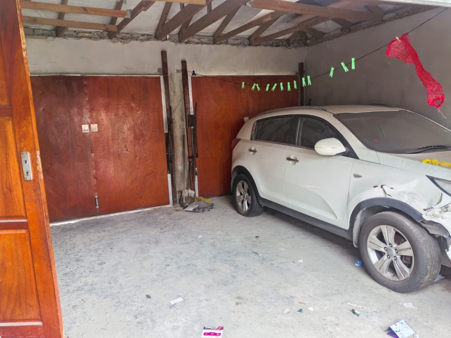 3 Bedroom Property for Sale in Ilitha Park Western Cape